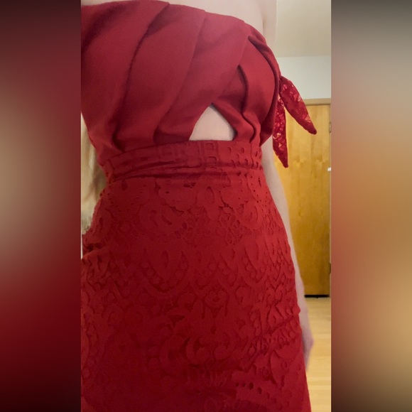 Red Lace Off-the-Shoulder Dress - Picture 5 of 8